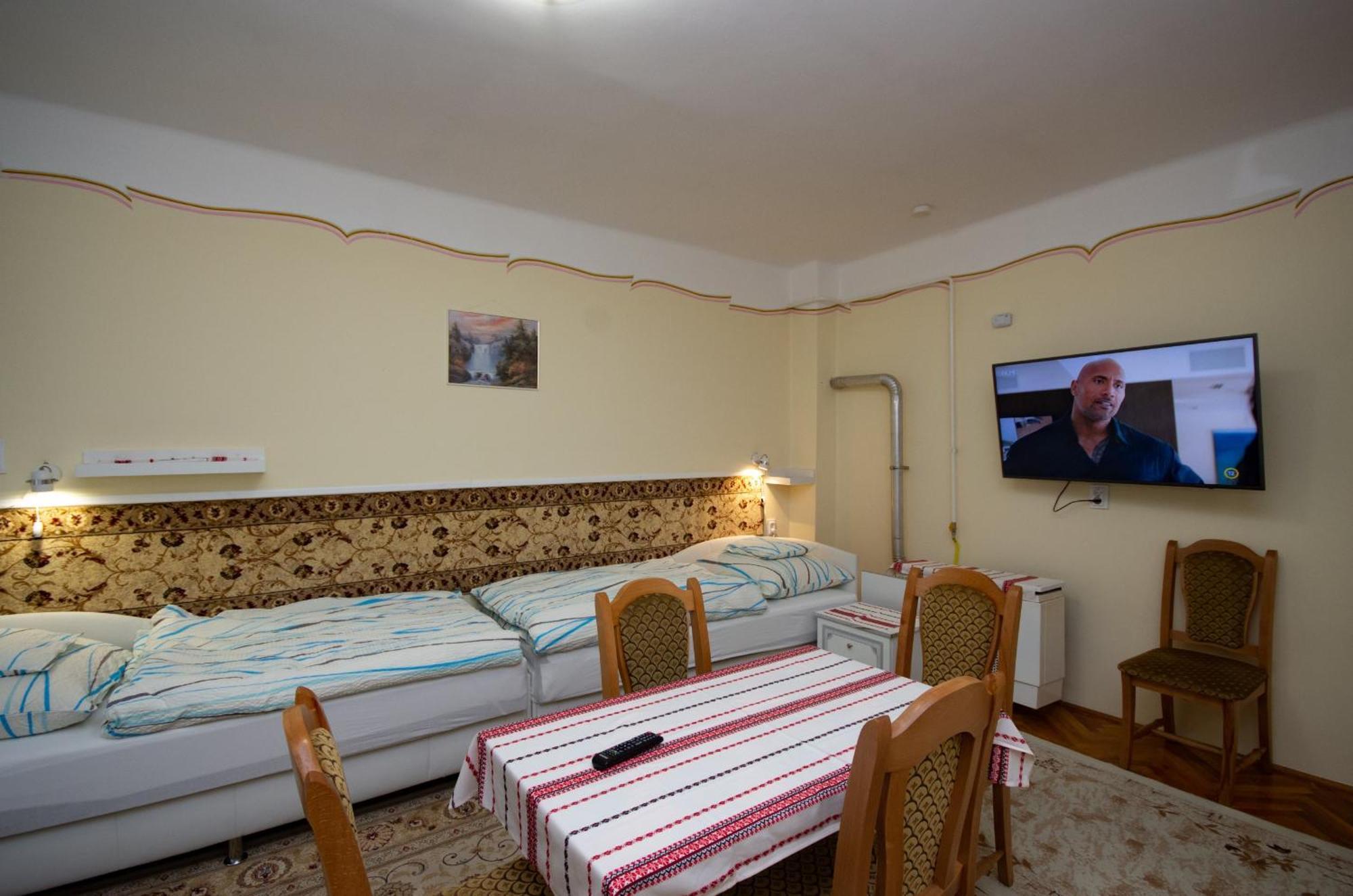 Amalia Apartman Gyula Buitenkant foto