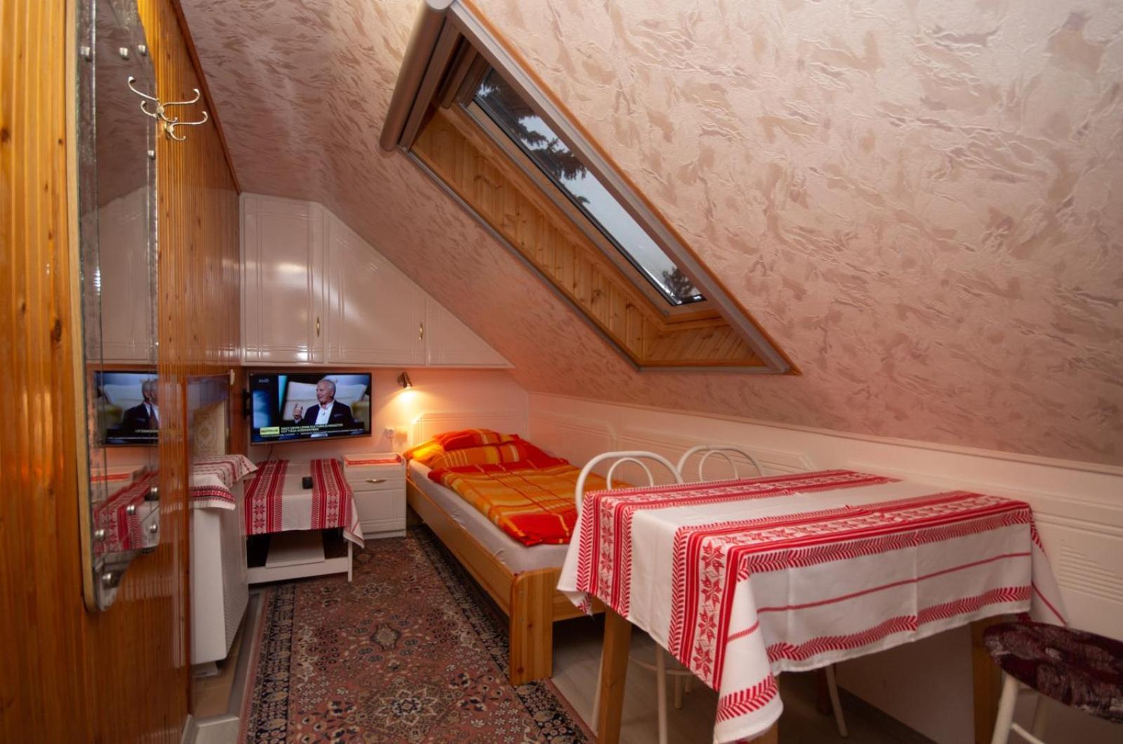 Amalia Apartman Gyula Buitenkant foto