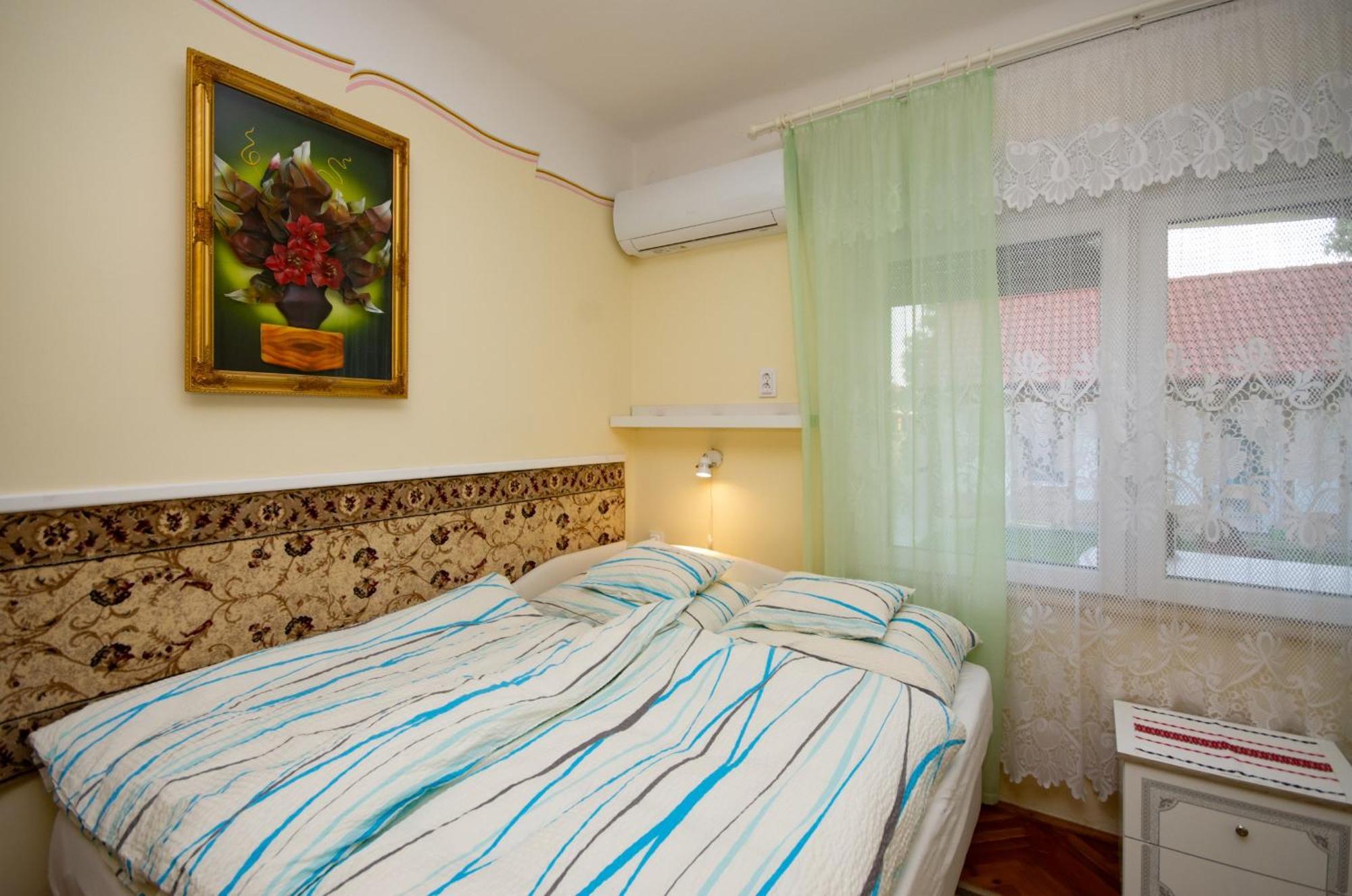 Amalia Apartman Gyula Buitenkant foto