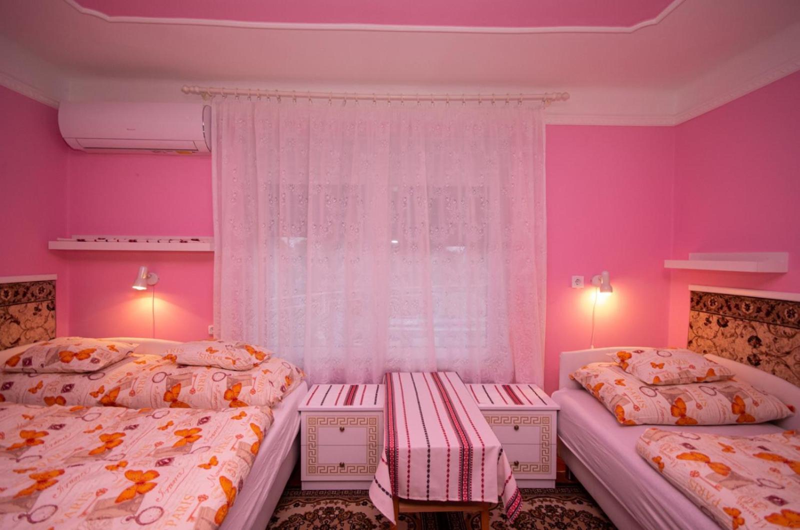 Amalia Apartman Gyula Buitenkant foto
