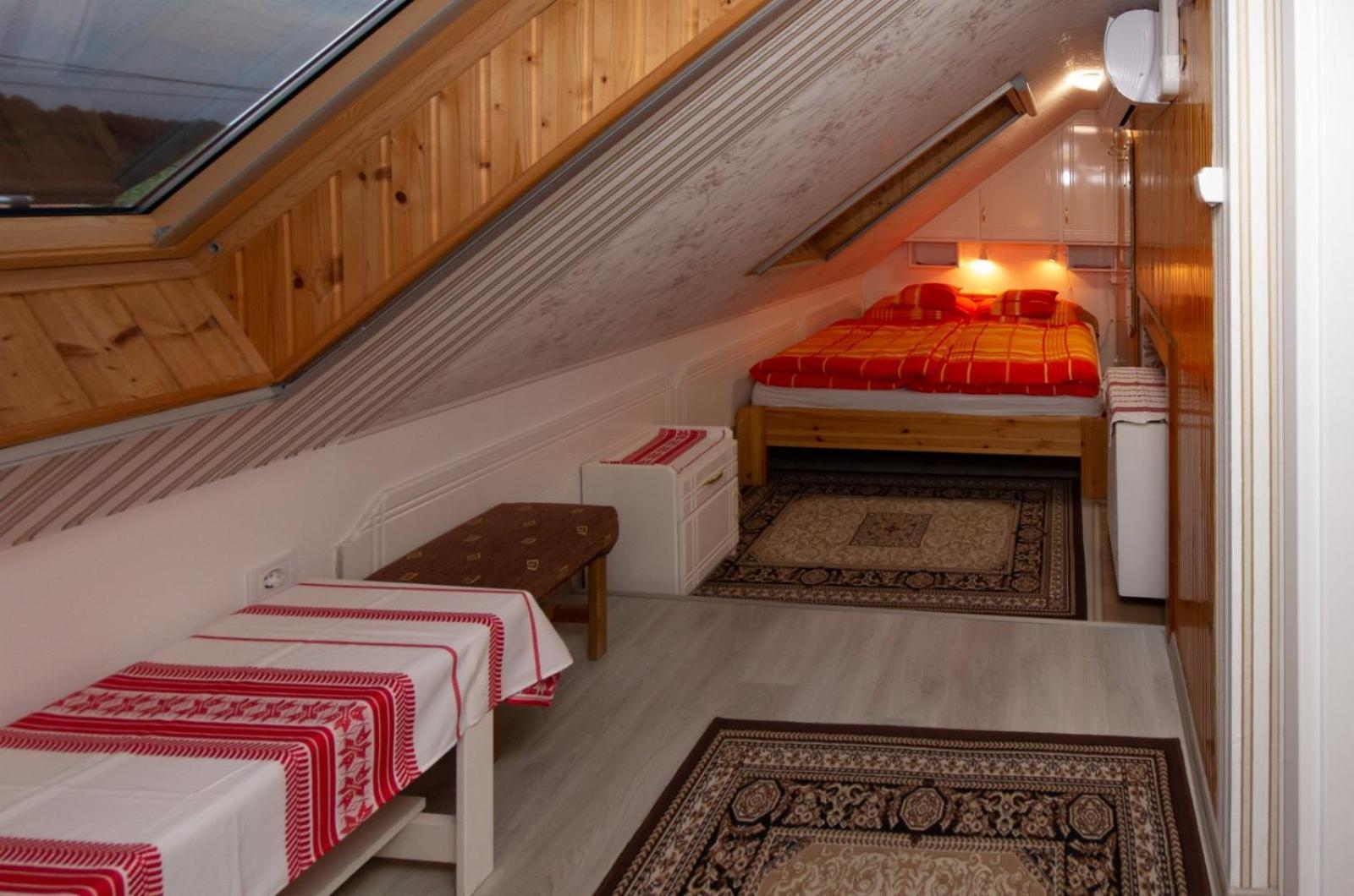 Amalia Apartman Gyula Buitenkant foto