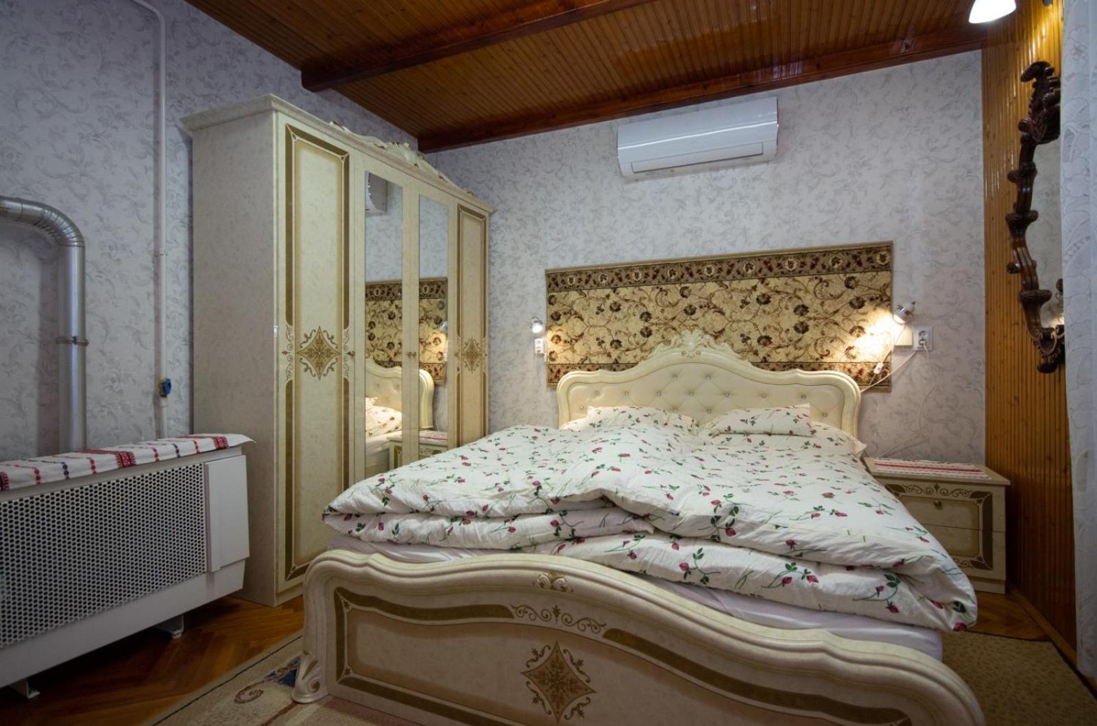 Amalia Apartman Gyula Buitenkant foto