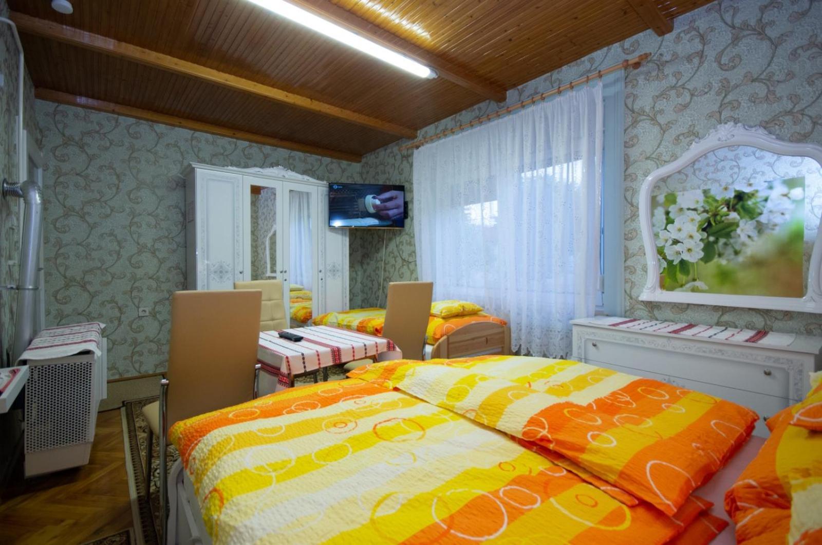 Amalia Apartman Gyula Buitenkant foto