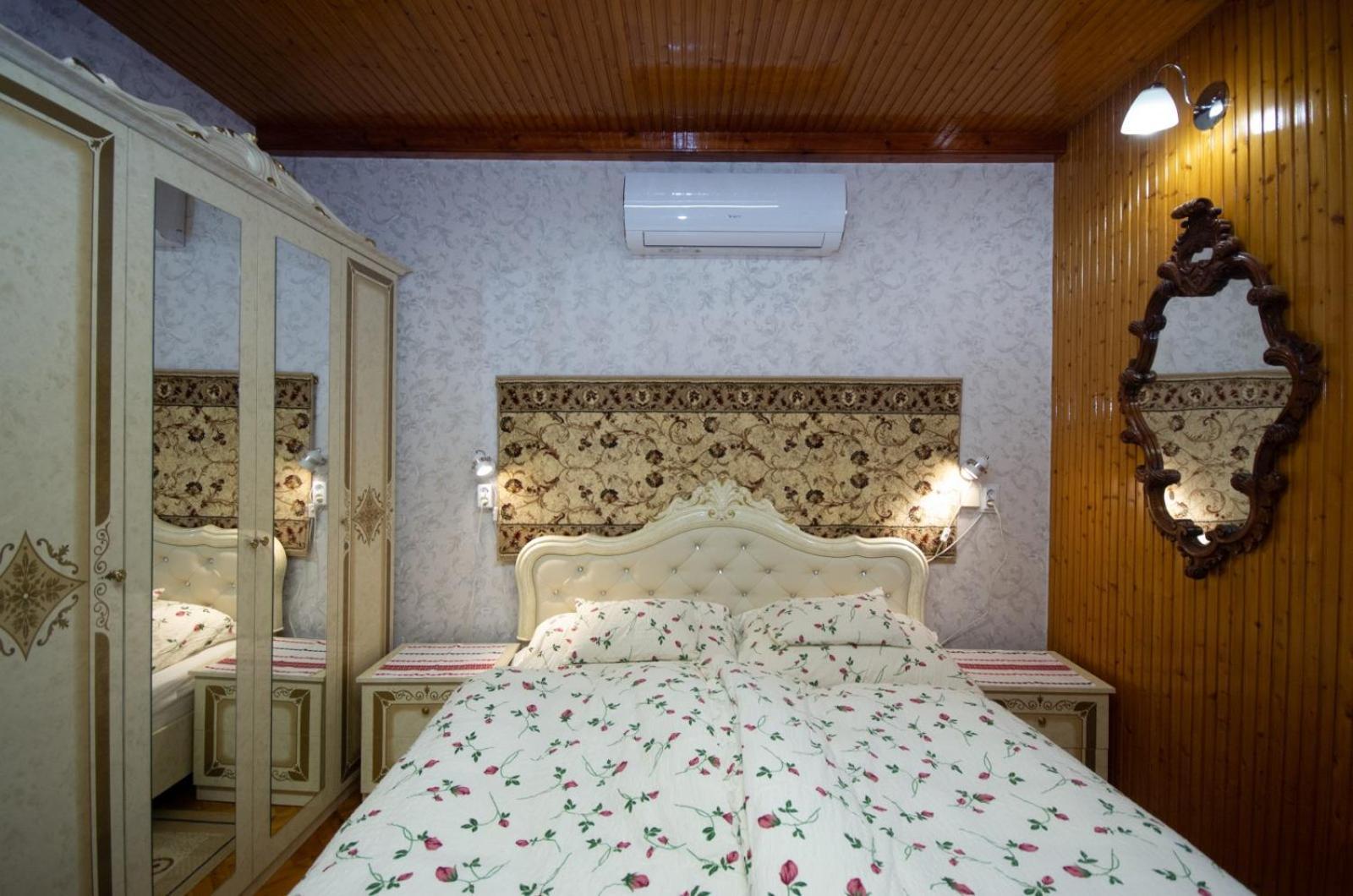 Amalia Apartman Gyula Buitenkant foto