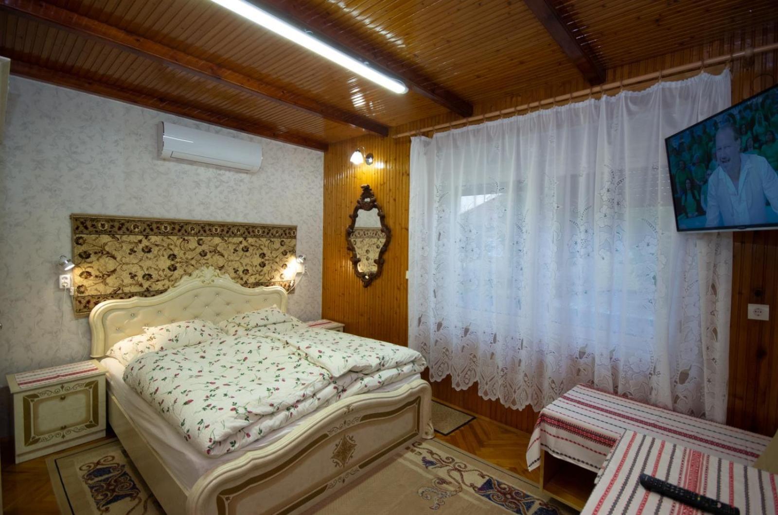 Amalia Apartman Gyula Buitenkant foto