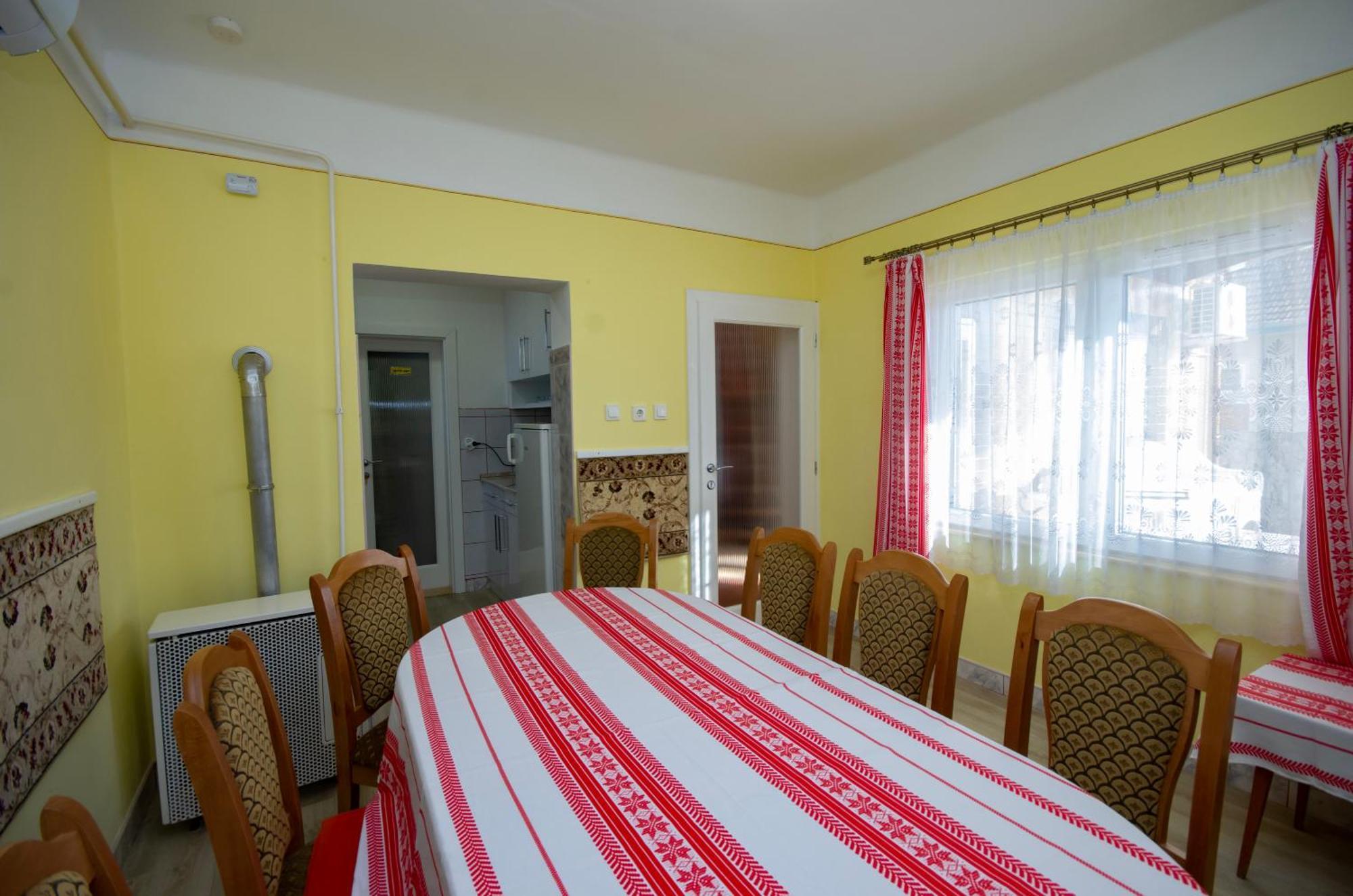 Amalia Apartman Gyula Buitenkant foto