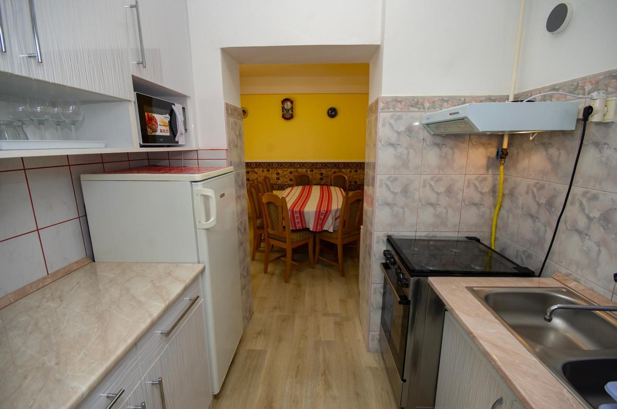 Amalia Apartman Gyula Buitenkant foto