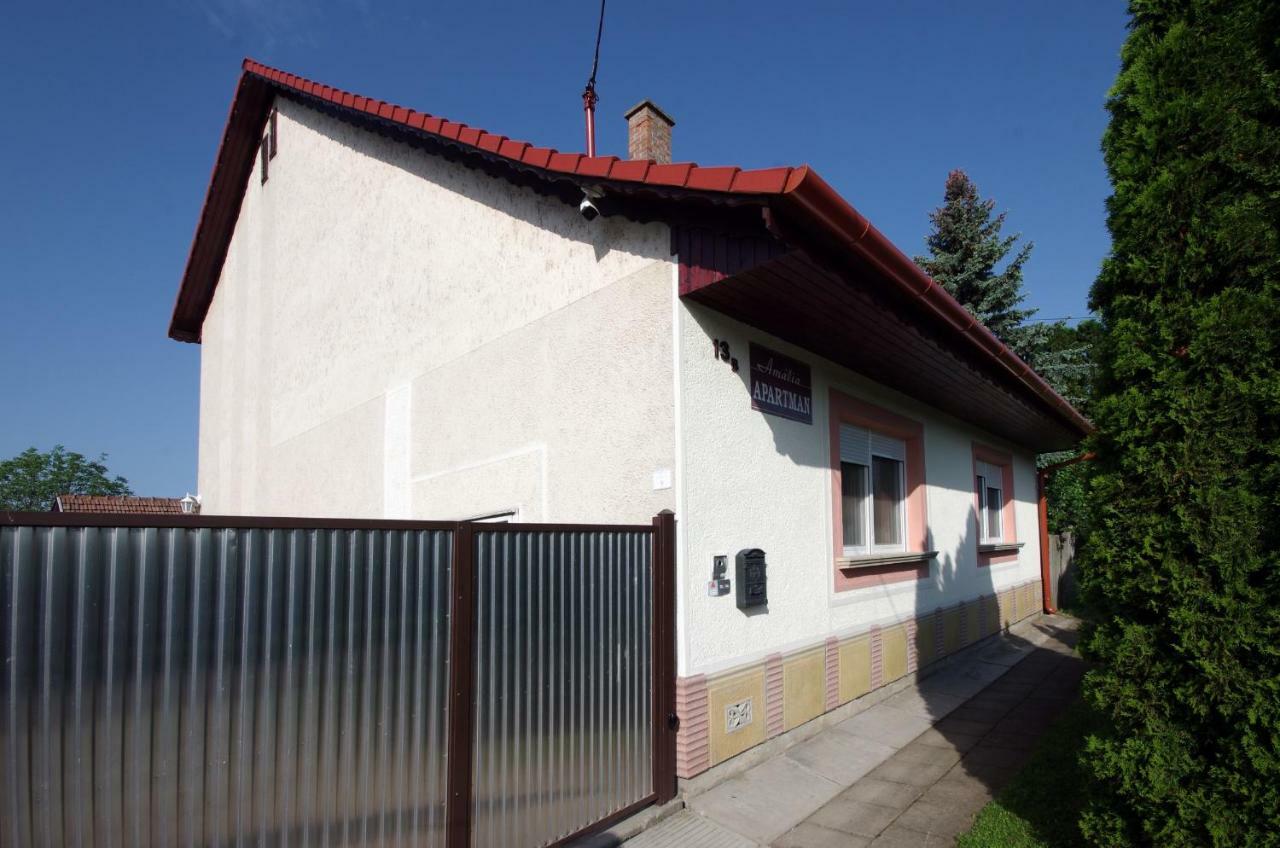 Amalia Apartman Gyula Buitenkant foto