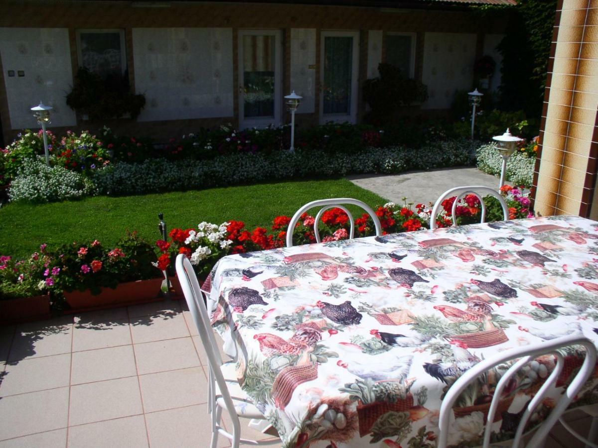 Amalia Apartman Gyula Buitenkant foto